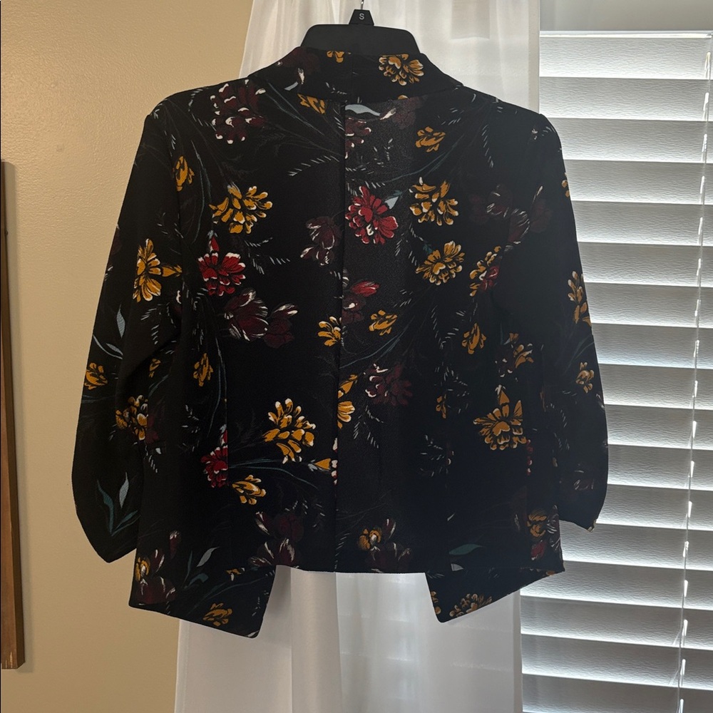 Maurices Black Floral blazer - Picture 4 of 5